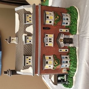 SOLD.    Dickens VILLAGE SERIES Vintage